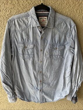 Men's Light Blue Denim Button-Down Casual Shirt